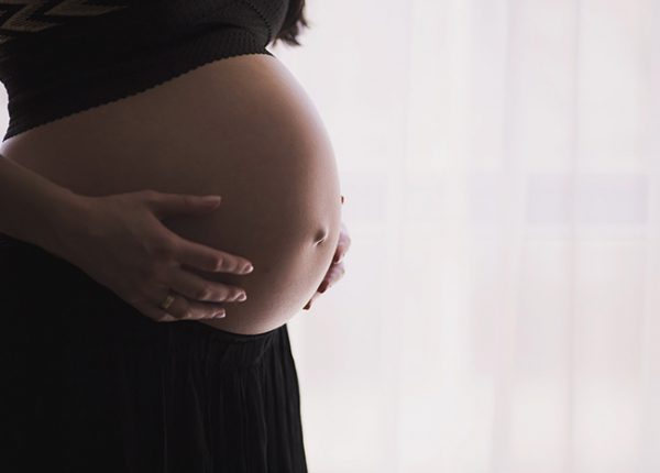 פיזיותרפיה להריון ולידה: כאבי גב, אגן וסימפיוליזיס במהלך ההריון